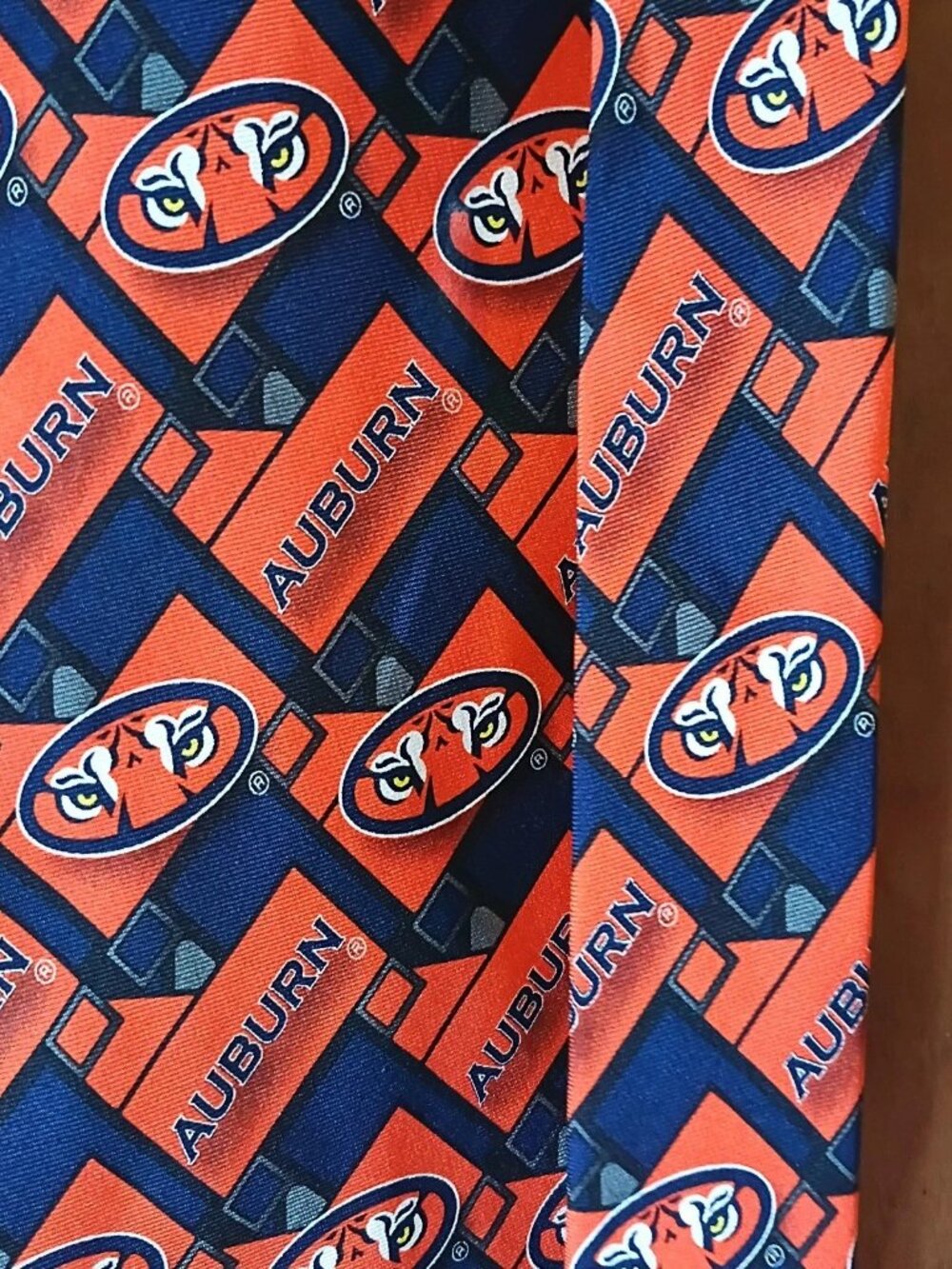 Share Vintage Auburn Tigers Larson 100% Silk Tie Orange Black NCAA Necktie